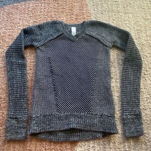 Ivivva by Lululemon Girls To Be Cozy Knit Black Pullover Sweater 10